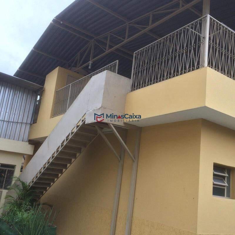 Casa, Quitandinha, 5 Quartos, 2 Vagas, 1 Suíte