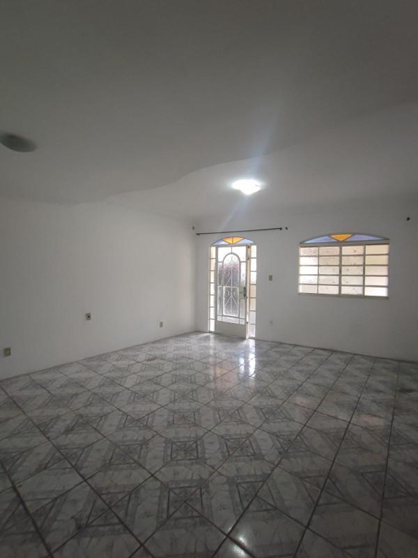 Casa, Braúnas, 4 Quartos, 6 Vagas, 1 Suíte