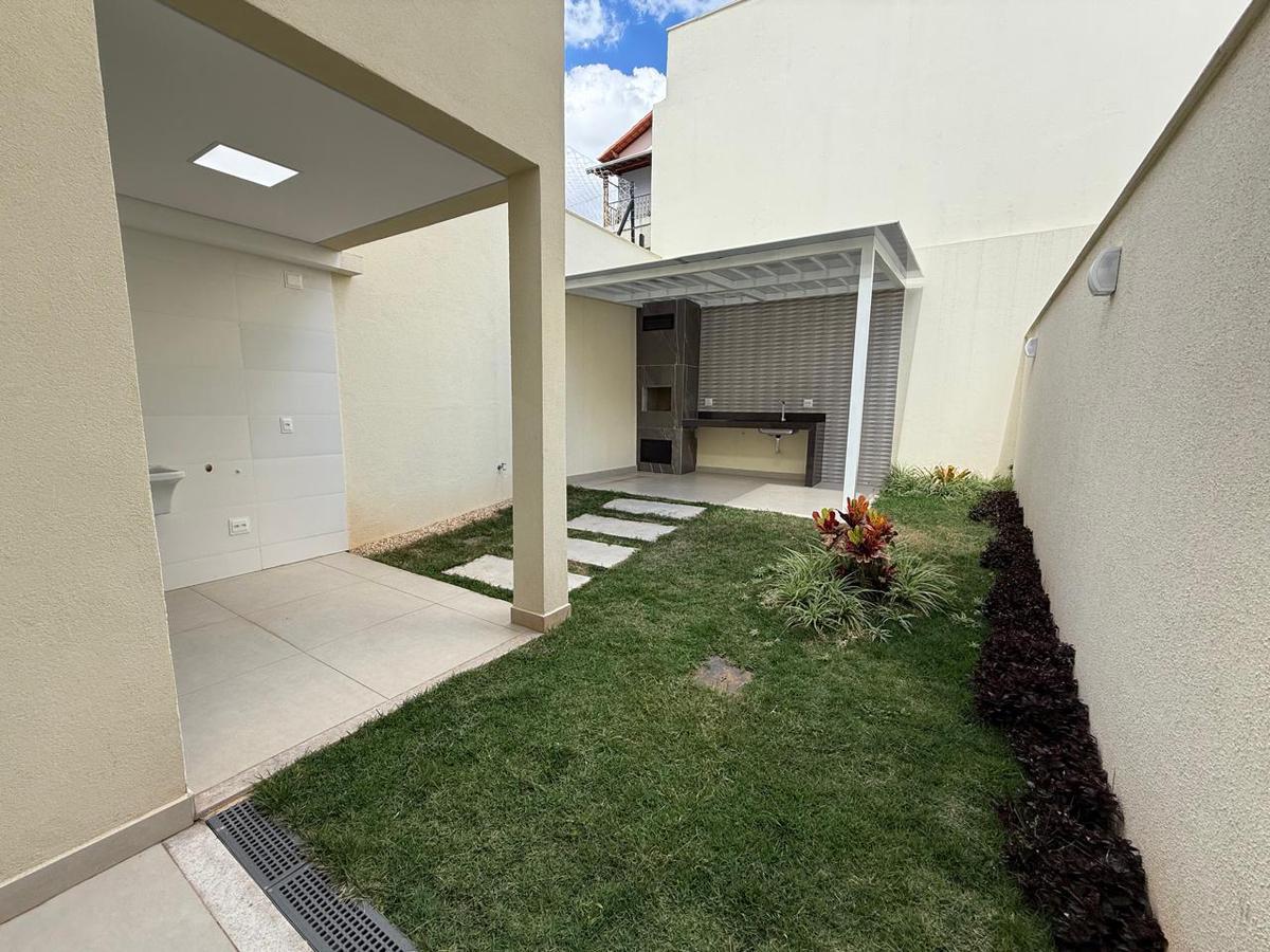 Casa, Nova Floresta, 4 Quartos, 3 Vagas, 2 Suítes