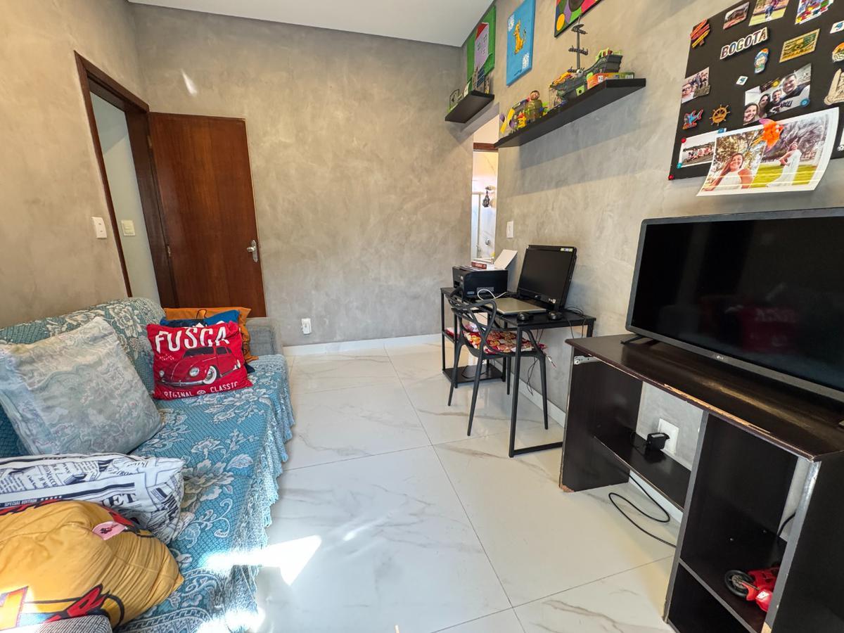 Casa, Santa Branca, 3 Quartos, 3 Vagas, 1 Suíte