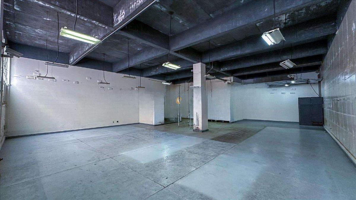 Prédio, Estoril, 0 Quarto, 32 Vagas