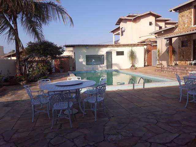 Casa, Trevo, 4 Quartos, 6 Vagas, 4 Suítes