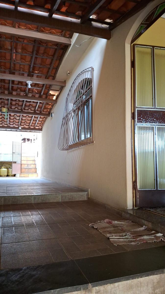 Casa, Industrial, 3 Quartos, 6 Vagas, 1 Suíte