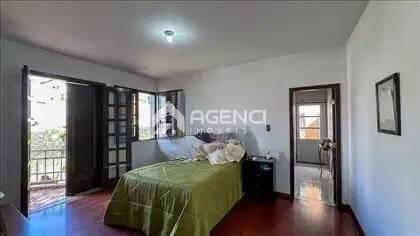 Casa, Camargos, 4 Quartos, 0 Vaga, 1 Suíte