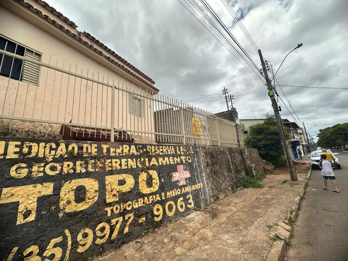 Casa, Centro, 2 Quartos, 0 Vaga