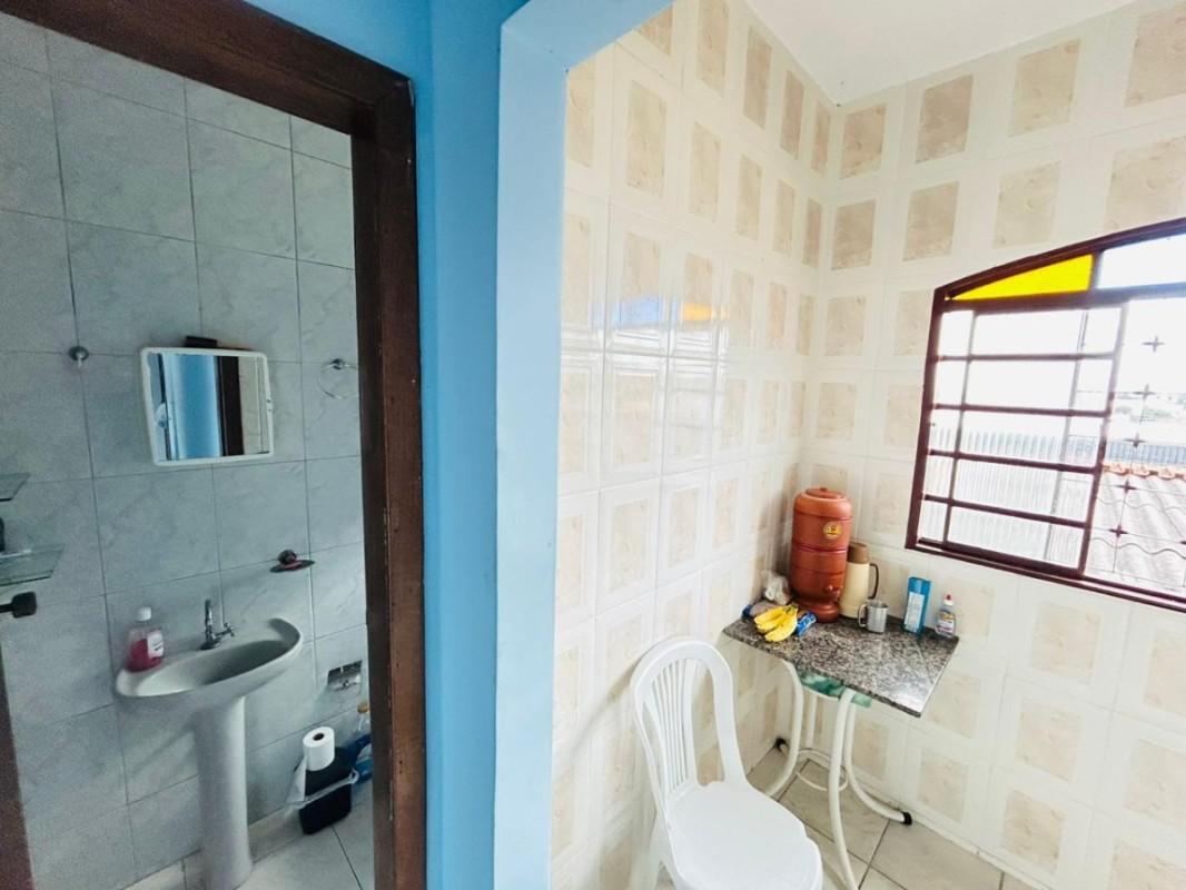 Casa Comercial, Jardim Leblon, 4 Quartos, 0 Vaga