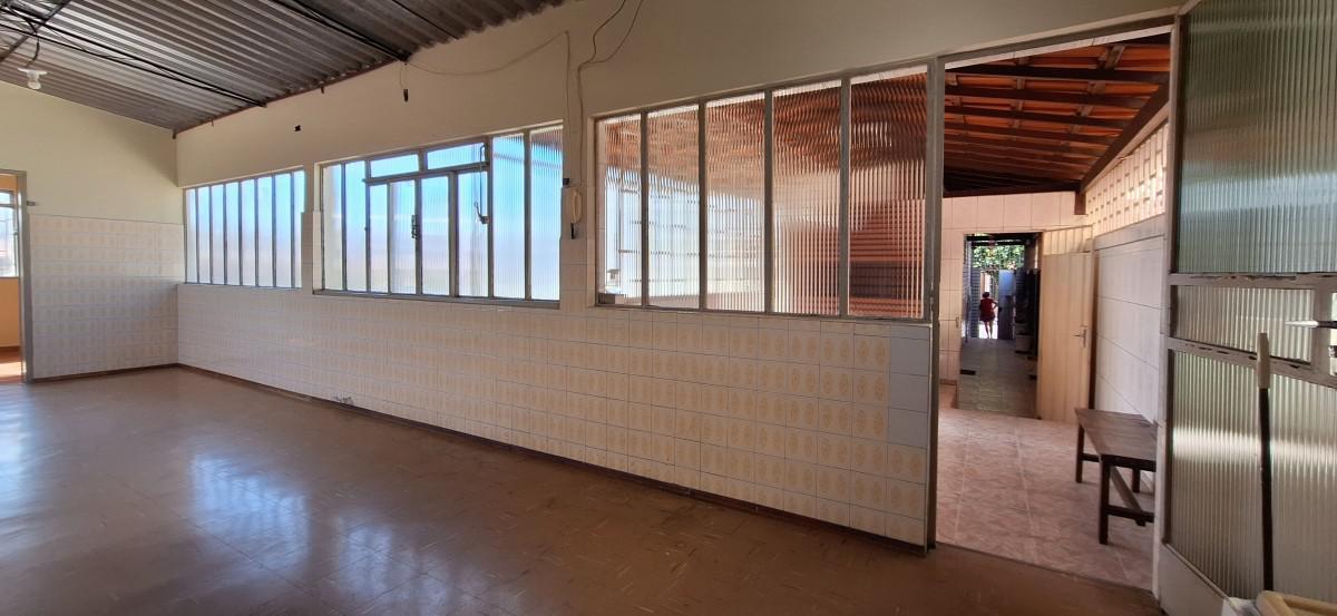 Casa, Sagrada Família, 3 Quartos, 2 Vagas, 2 Suítes