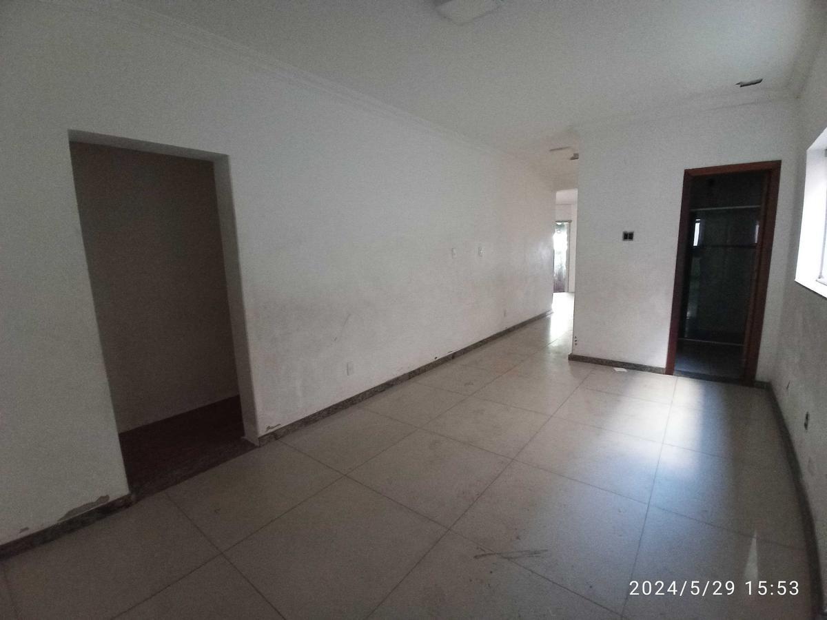 Casa, Santa Cruz, 3 Quartos, 2 Vagas, 1 Suíte