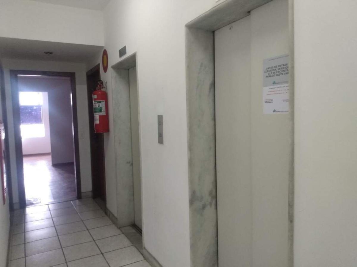 Sala, Barro Preto, 0 Quarto, 0 Vaga