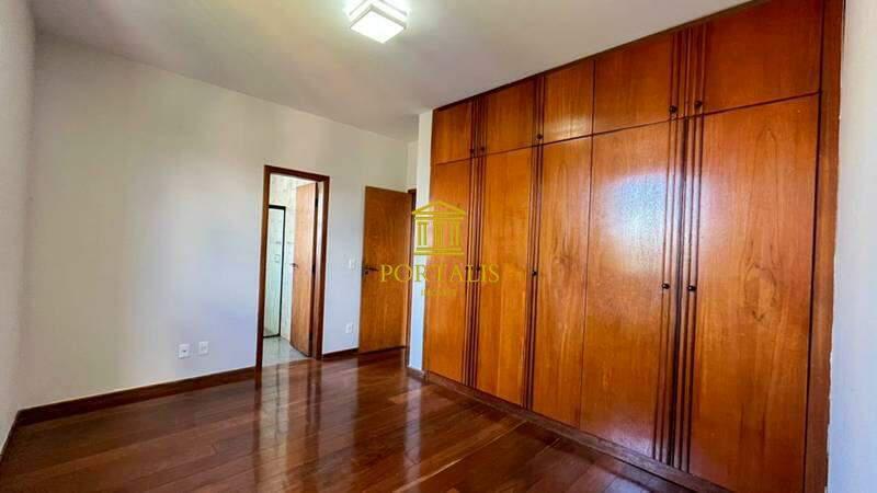 Apartamento, Cruzeiro, 4 Quartos, 2 Vagas, 1 Suíte