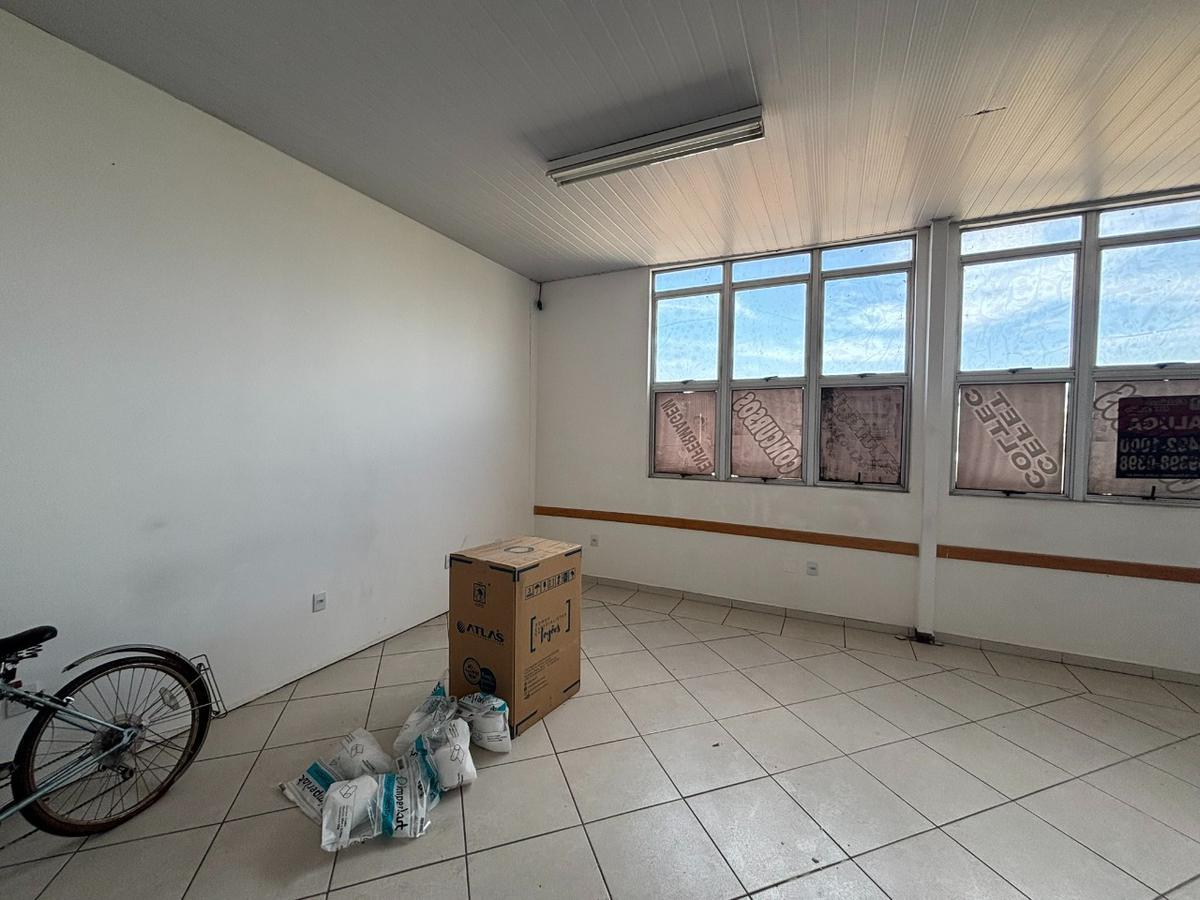 Sala, Venda Nova, 0 Quarto, 0 Vaga