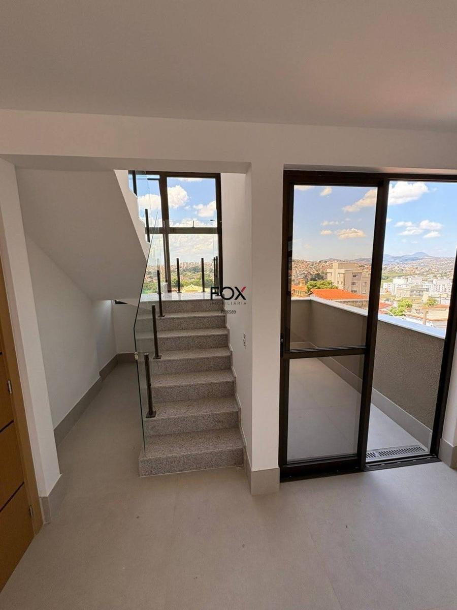 Cobertura, Esplanada, 4 Quartos, 2 Vagas, 1 Suíte