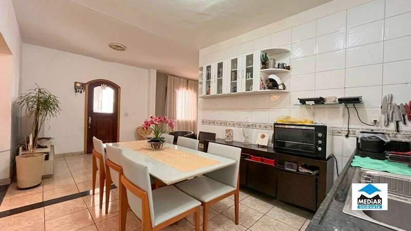 Casa, Buritis, 5 Quartos, 4 Vagas, 1 Suíte