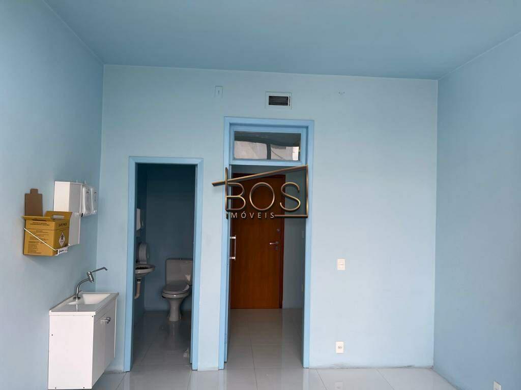 Sala, Centro, 2 Quartos, 0 Vaga