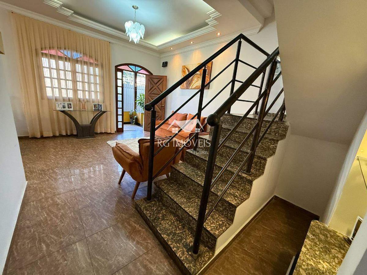 Casa, Niterói, 4 Quartos, 6 Vagas, 1 Suíte