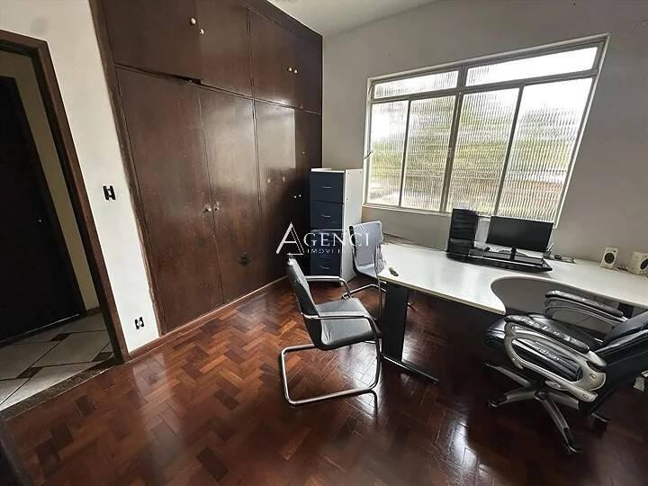 Casa, Califórnia, 4 Quartos, 0 Vaga, 1 Suíte