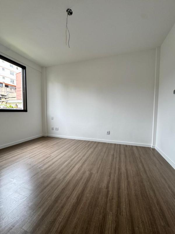 Apartamento, Sagrada Família, 3 Quartos, 2 Vagas, 1 Suíte