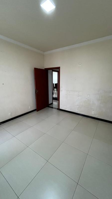 Casa, Cabral, 3 Quartos, 5 Vagas, 1 Suíte