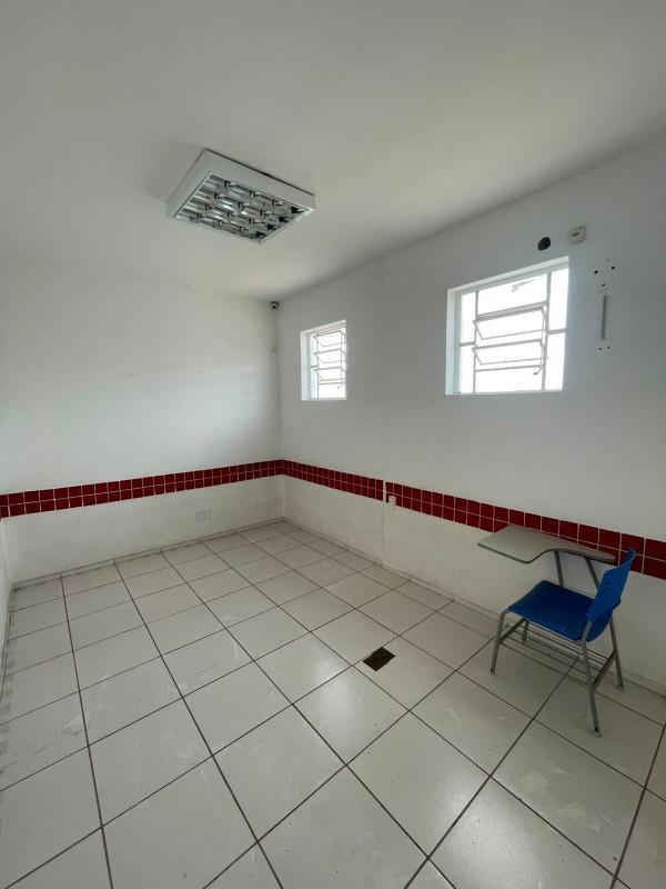 Casa Comercial, Candelária, 4 Quartos, 0 Vaga, 1 Suíte