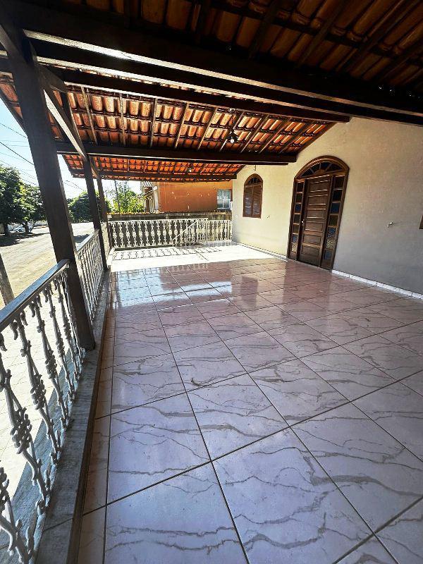 Casa, Centro, 3 Quartos, 3 Vagas, 1 Suíte