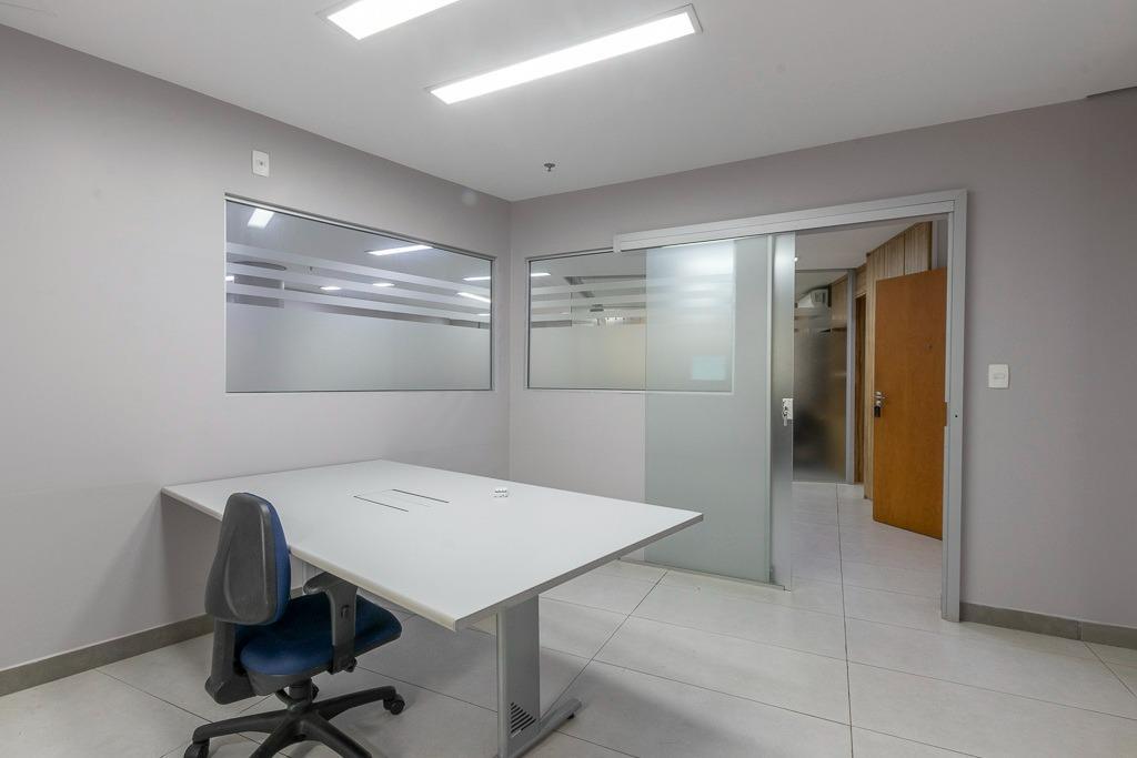 Sala, Vila da Serra, 0 Quarto, 7 Vagas