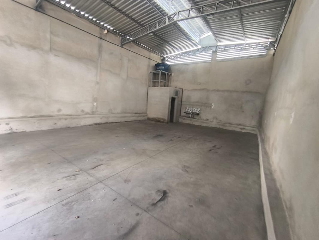 Galpão, Serrano, 0 Quarto, 8 Vagas