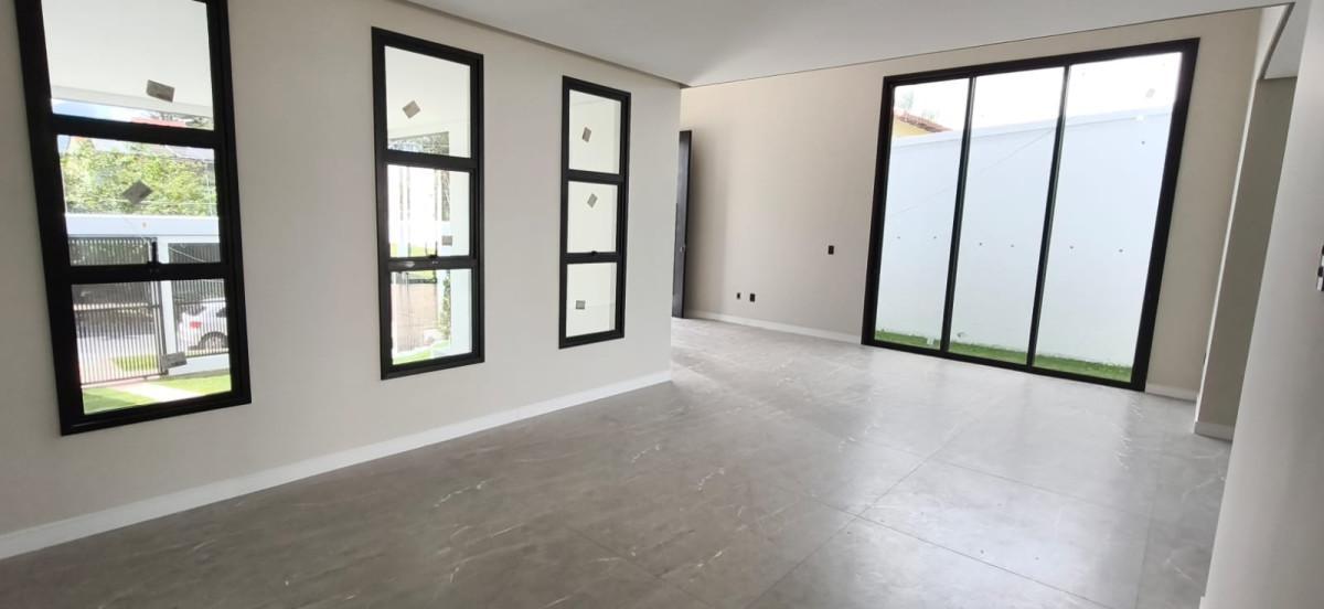 Casa, Trevo, 4 Quartos, 4 Vagas, 2 Suítes