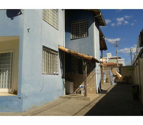 Casa, Castelo, 3 Quartos, 2 Vagas, 1 Suíte