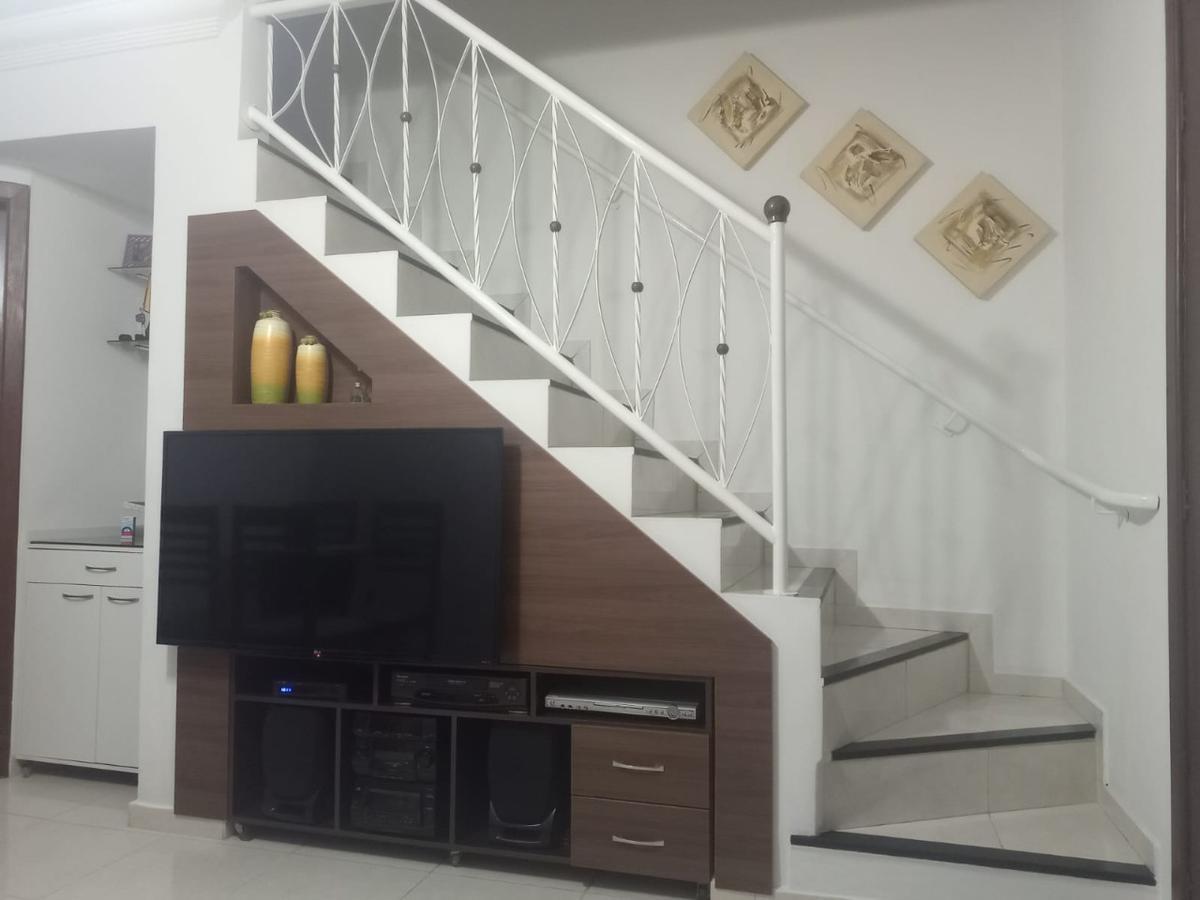 Casa, Fernão Dias, 2 Quartos, 1 Vaga