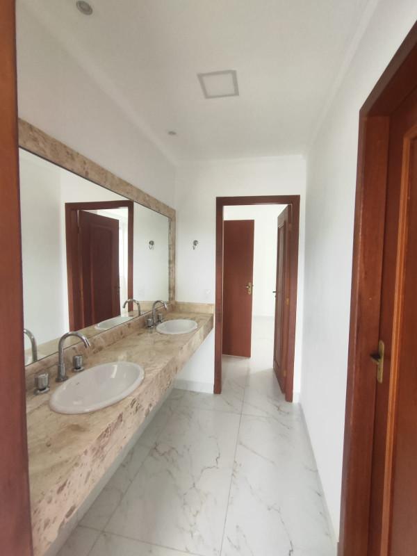 Casa, Comiteco, 4 Quartos, 12 Vagas, 4 Suítes