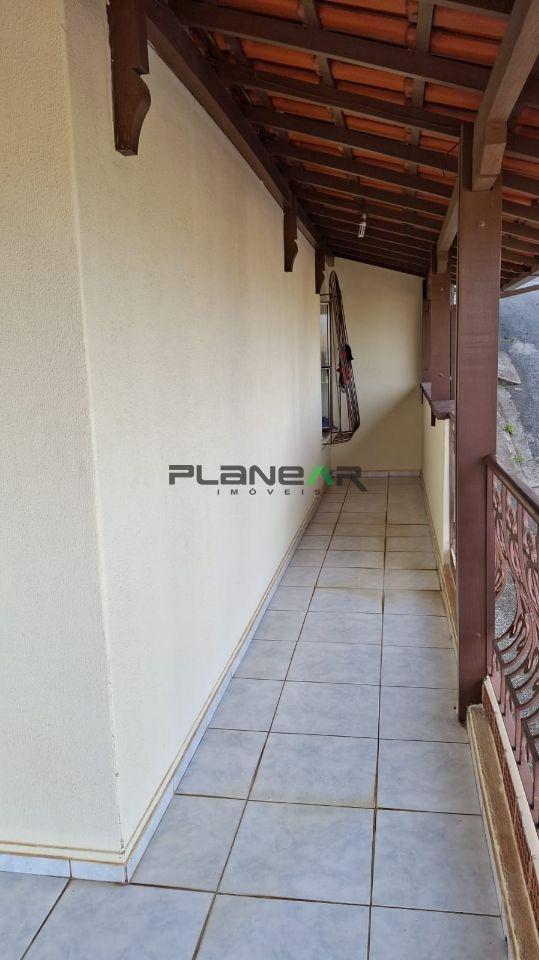 Casa, Industrial, 3 Quartos, 4 Vagas, 1 Suíte