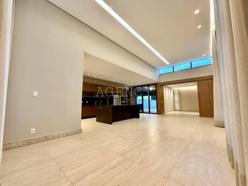 Casa, Alphaville - Lagoa dos Ingleses, 4 Quartos, 0 Vaga, 4 Suítes