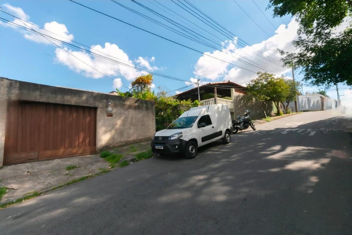 Casa, Floramar, 3 Quartos, 6 Vagas, 1 Suíte