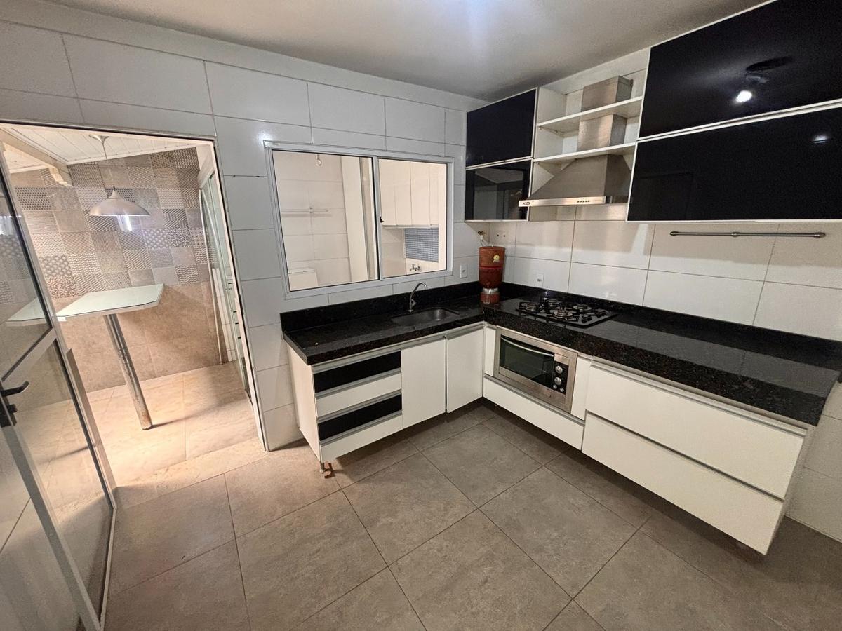 Casa, Castelo, 3 Quartos, 2 Vagas, 1 Suíte