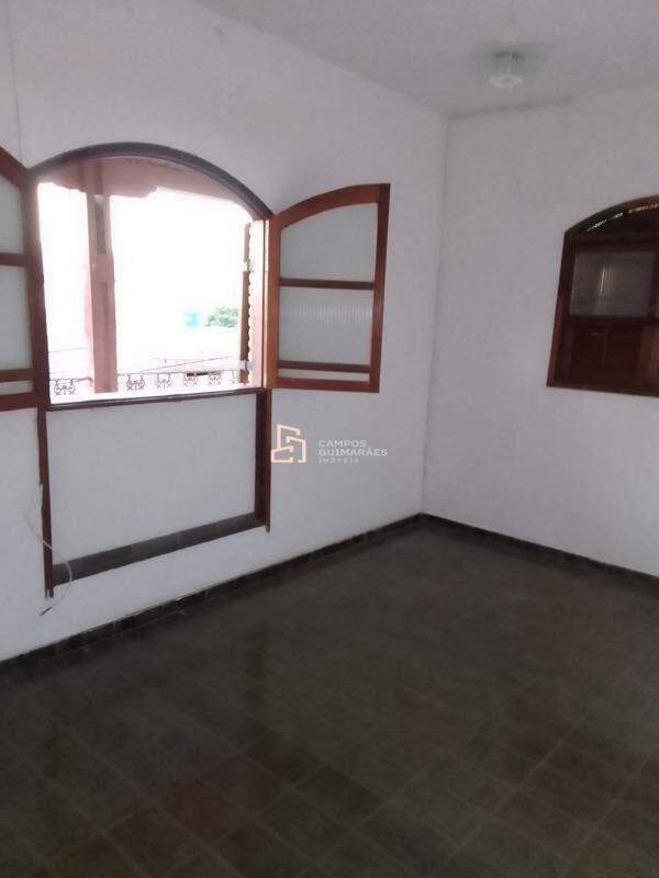 Casa, Industrial, 4 Quartos, 2 Vagas, 1 Suíte