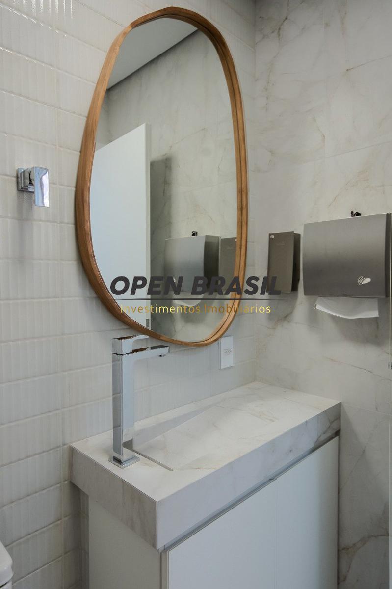 Galpão, Prado, 2 Quartos, 0 Vaga, 2 Suítes