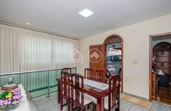 Casa, Palmeiras, 7 Quartos, 10 Vagas, 1 Suíte