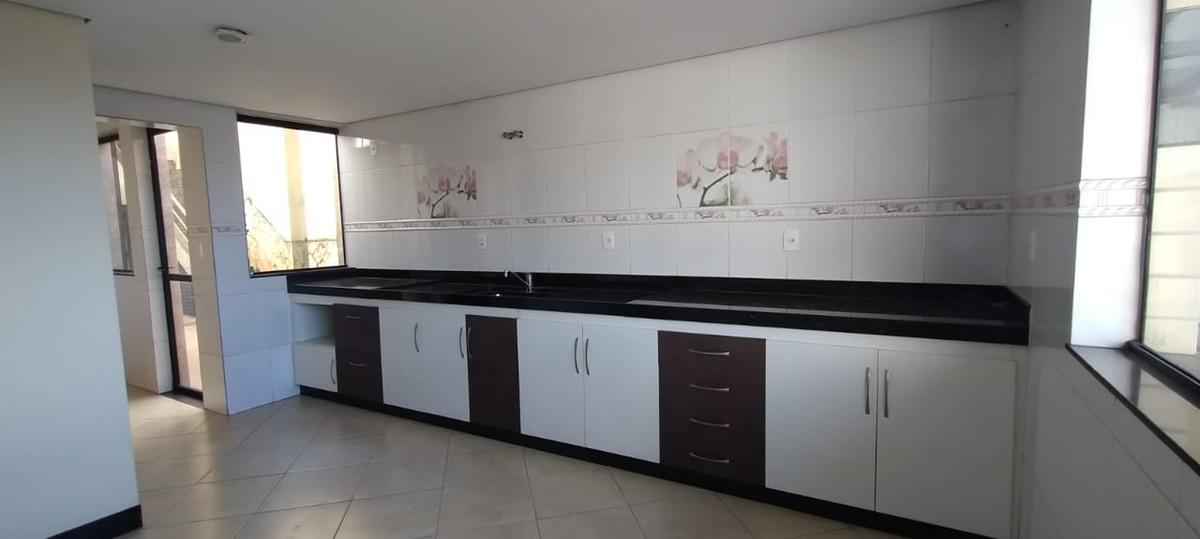 Casa, Santa Cruz, 5 Quartos, 4 Vagas, 1 Suíte