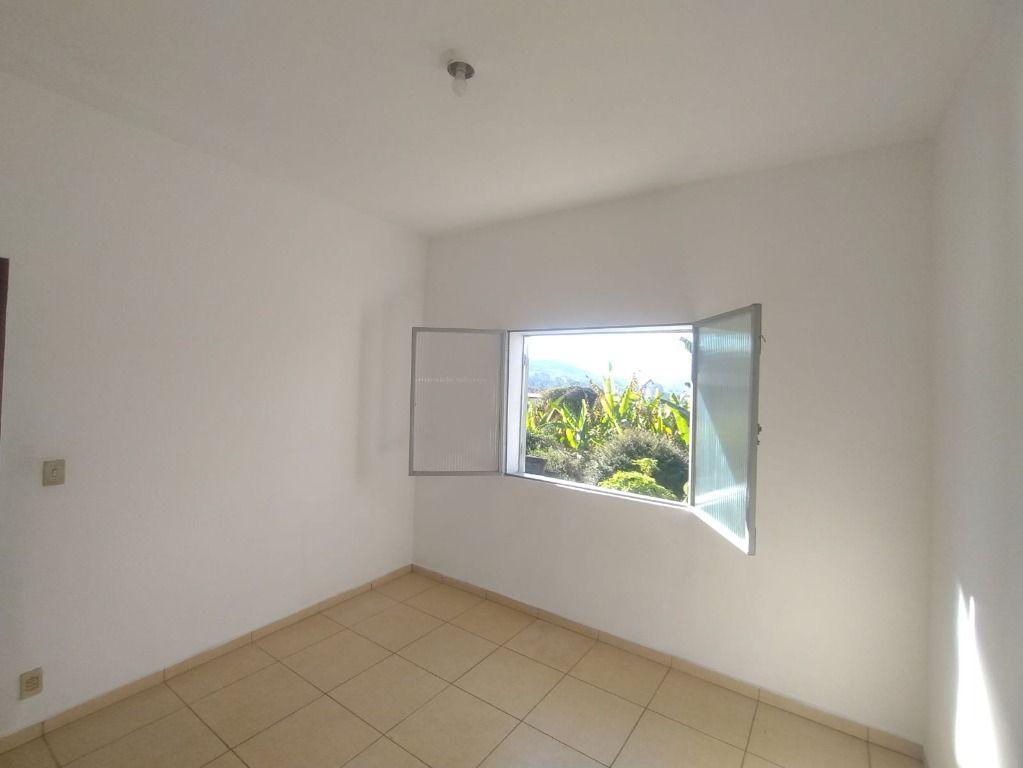 Casa, Centro, 2 Quartos, 0 Vaga