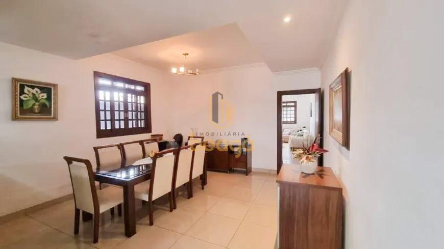 Casa, Castelo, 3 Quartos, 2 Vagas, 1 Suíte