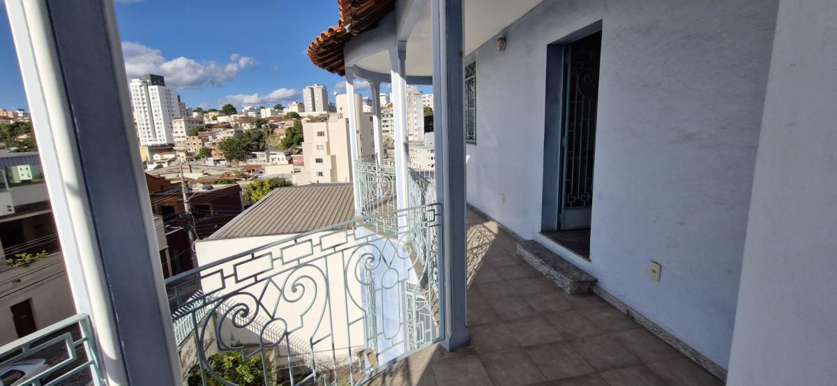 Casa, Concórdia, 10 Quartos, 8 Vagas, 1 Suíte