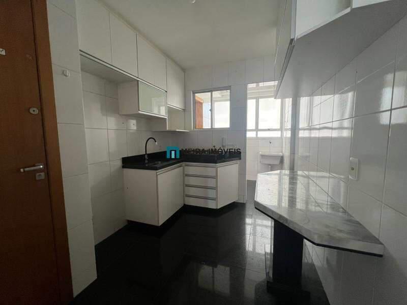 Apartamento, Sagrada Família, 3 Quartos, 2 Vagas, 1 Suíte