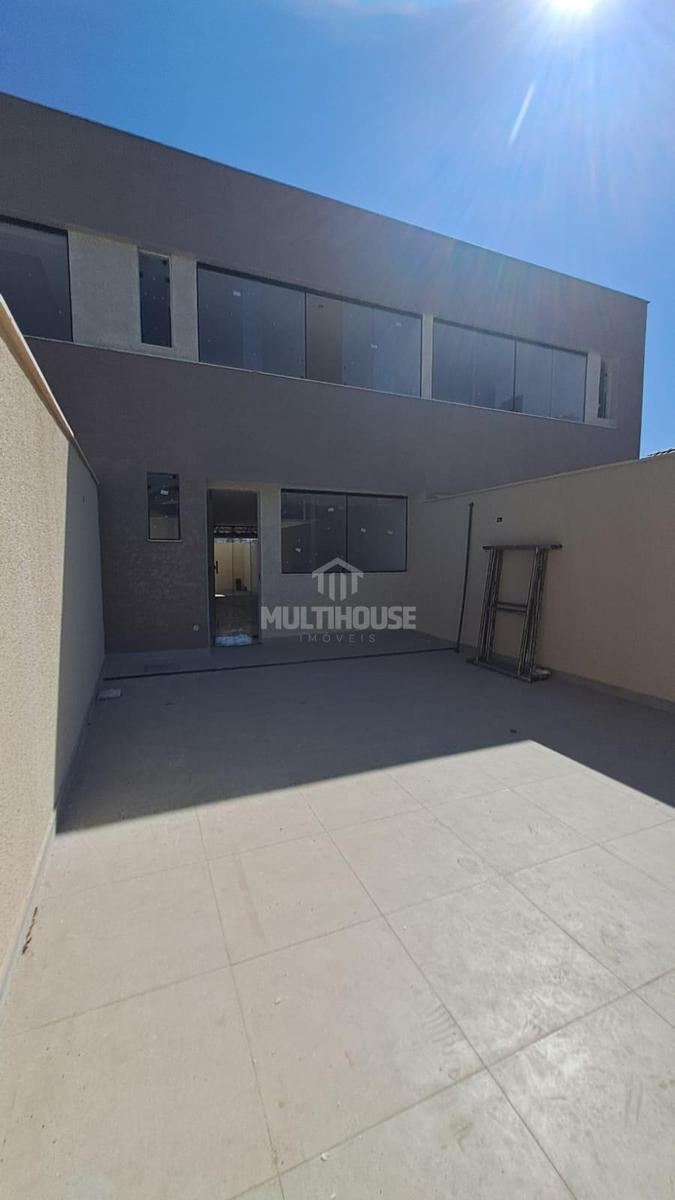 Casa, Santa Branca, 3 Quartos, 4 Vagas, 1 Suíte