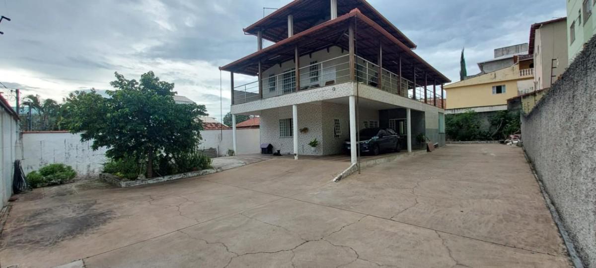 Casa, Jardim Riacho das Pedras, 3 Quartos, 10 Vagas, 1 Suíte