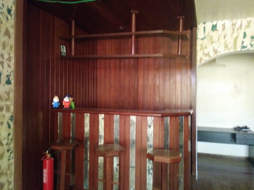 Casa Comercial, Letícia, 4 Quartos, 10 Vagas, 2 Suítes