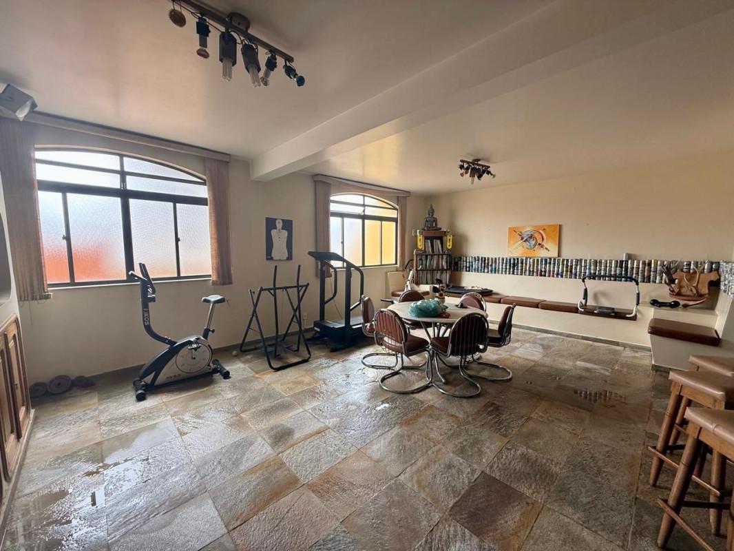 Casa, Vila Pinto, 5 Quartos, 4 Vagas, 2 Suítes