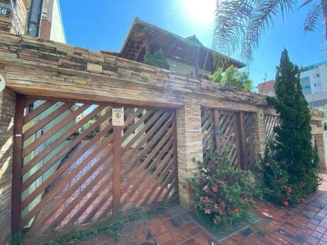 Casa, Castelo, 4 Quartos, 5 Vagas, 1 Suíte
