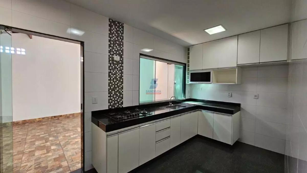 Casa, Fonte Grande, 4 Quartos, 8 Vagas, 1 Suíte