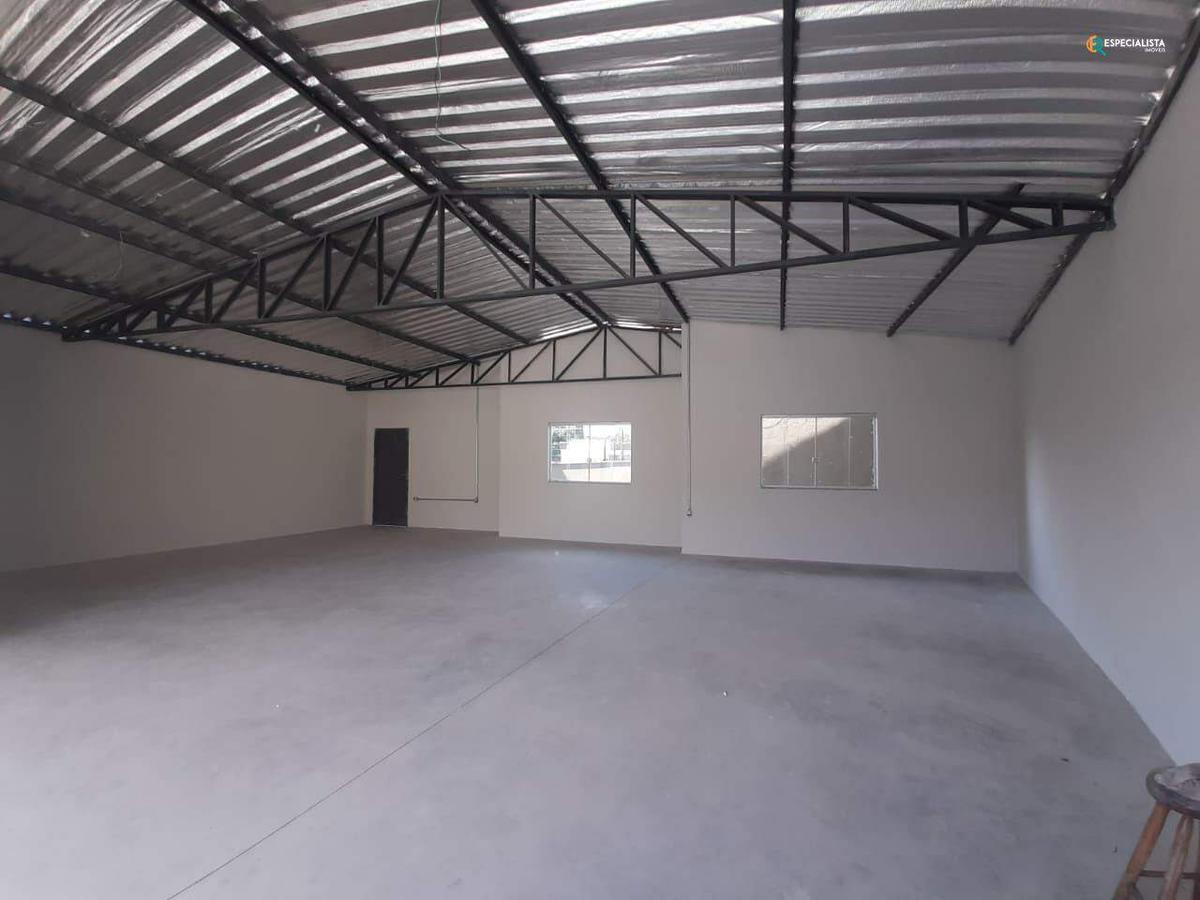 Galpão, Quarenta e Dois, 0 Quarto, 4 Vagas