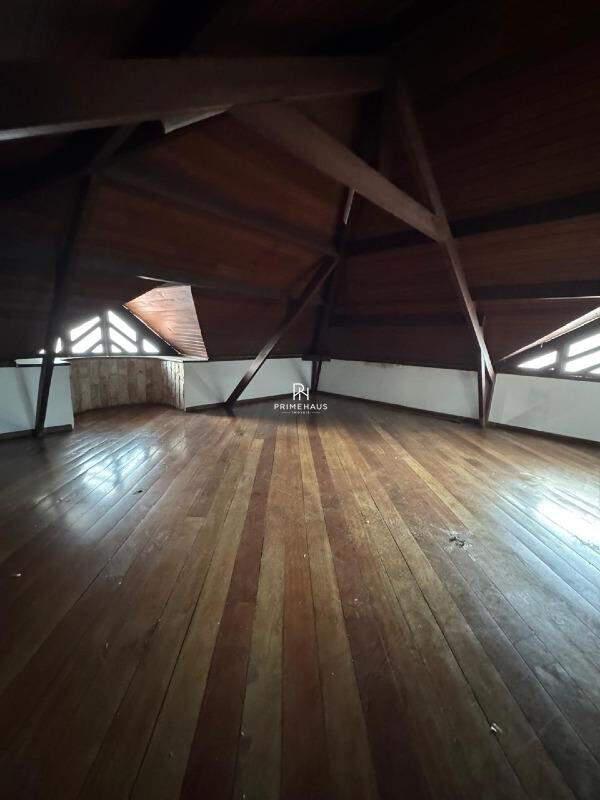 Casa, Castelo, 5 Quartos, 14 Vagas, 1 Suíte